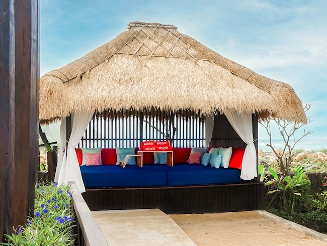 beach-club-in-uluwatu-bali